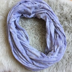 GAP Lavender Greyish White Floral Print Infinity Scarf